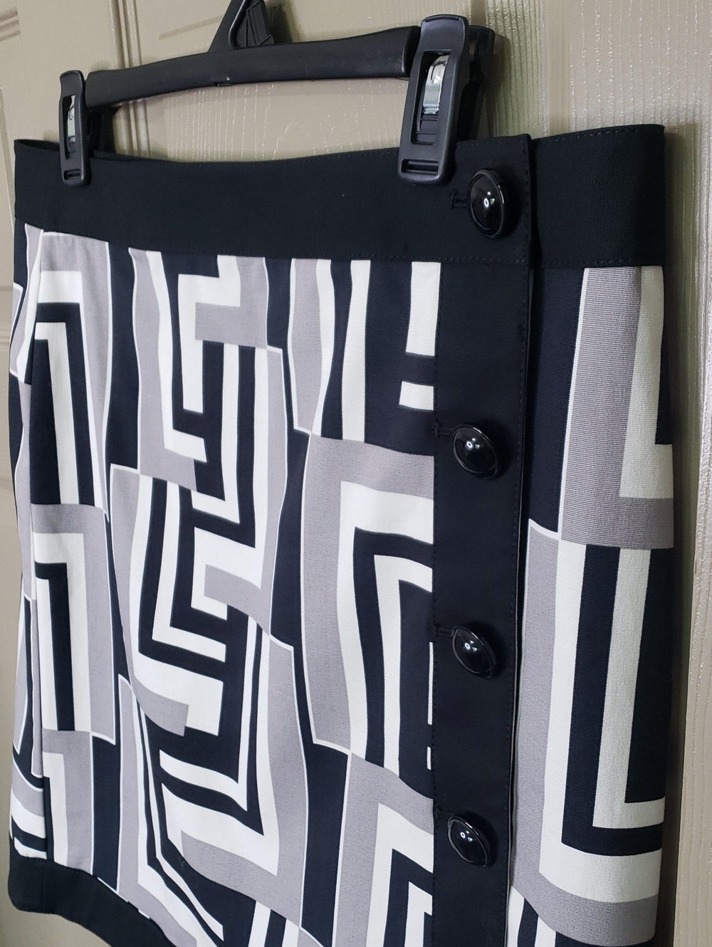 NWT Ann Taylor Black, White & Gray Geometric Skirt Size 12 - Picture 2 of 6